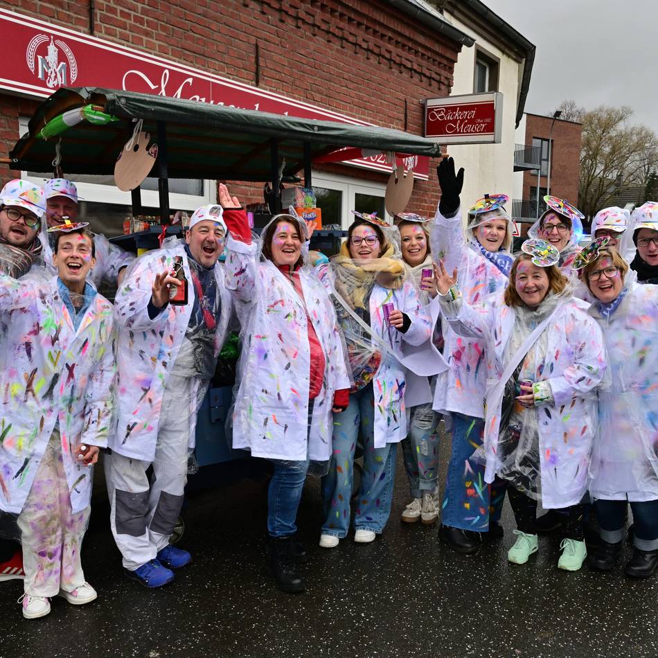 Karneval in Gohr und Broich: Rosenmontag mit viel Herz am Straßenrand