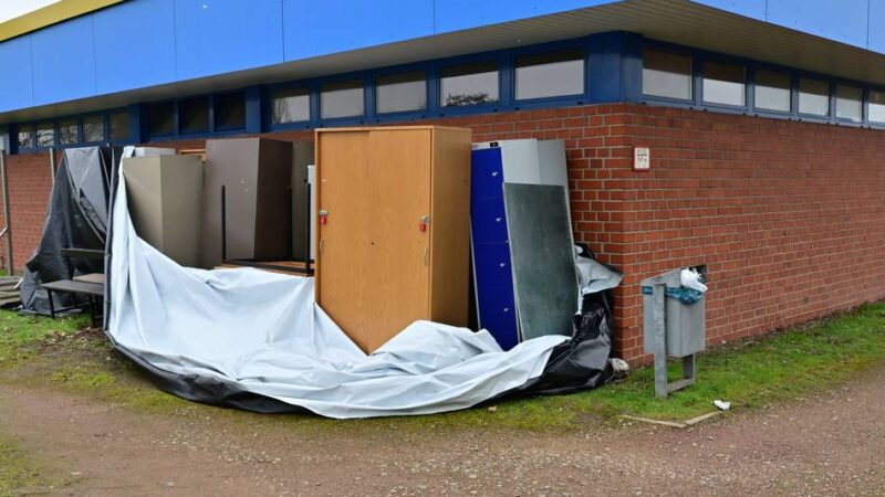 Kostenexplosion auf Sportanlage: Umkleide-Sanierung in Zons wird 117 Prozent teurer