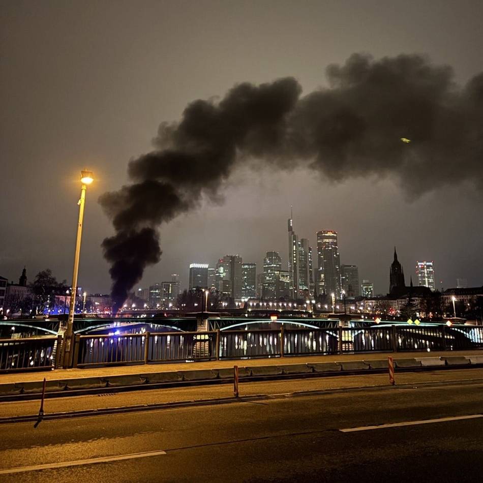 „Sind fassungslos“: Bus von Viertligist Halle angezündet – Fußballklub geschockt