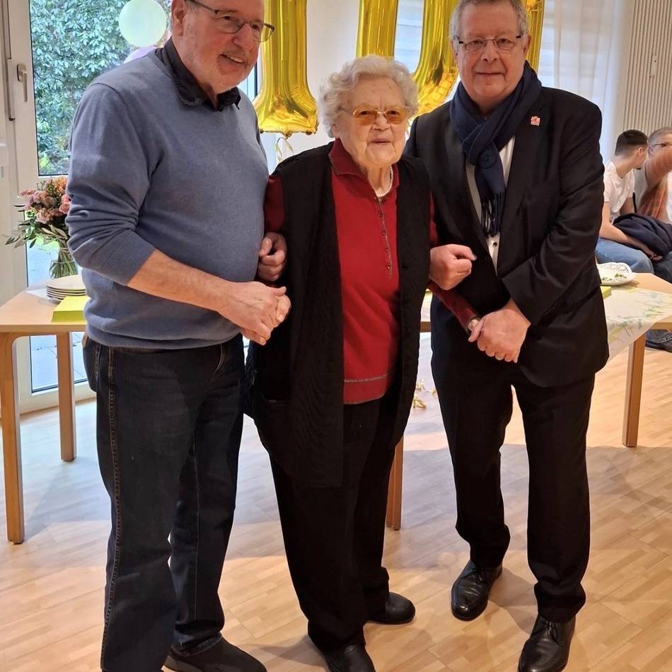 Herzlichen Glückwunsch: Höselerin feiert 100. Geburtstag