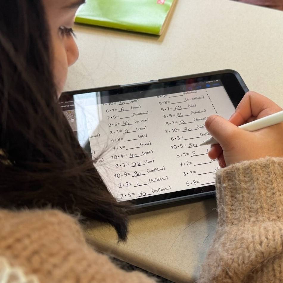 Pilotprojekt Tablet-Klasse in Rheinberg: Europaschule setzt auf digitales Lernen