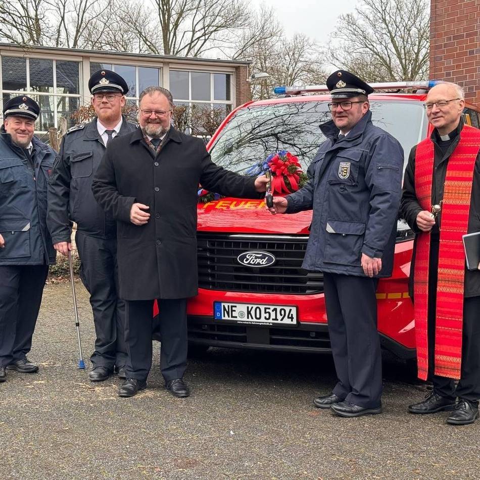 Feuerwehr in Korschenbroich: Einheit Herrenshoff erhält neuen Mannschaftstransporter