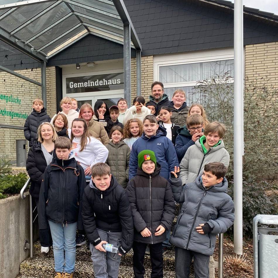 Spendenaktion im Politikunterricht: Sekundarschüler sammeln für Alpener Tafel