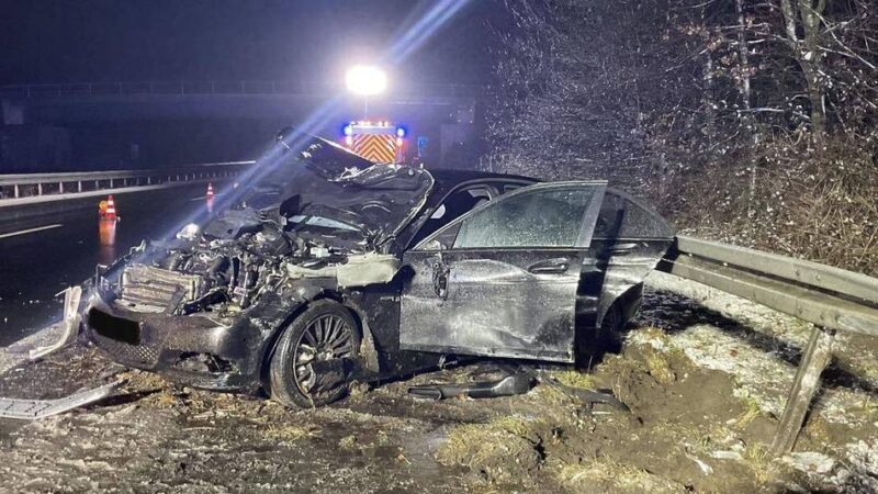 Unfälle auf der A 3 bei Emmerich: Helfen auch an Karneval – Einsätze für die Feuerwehr