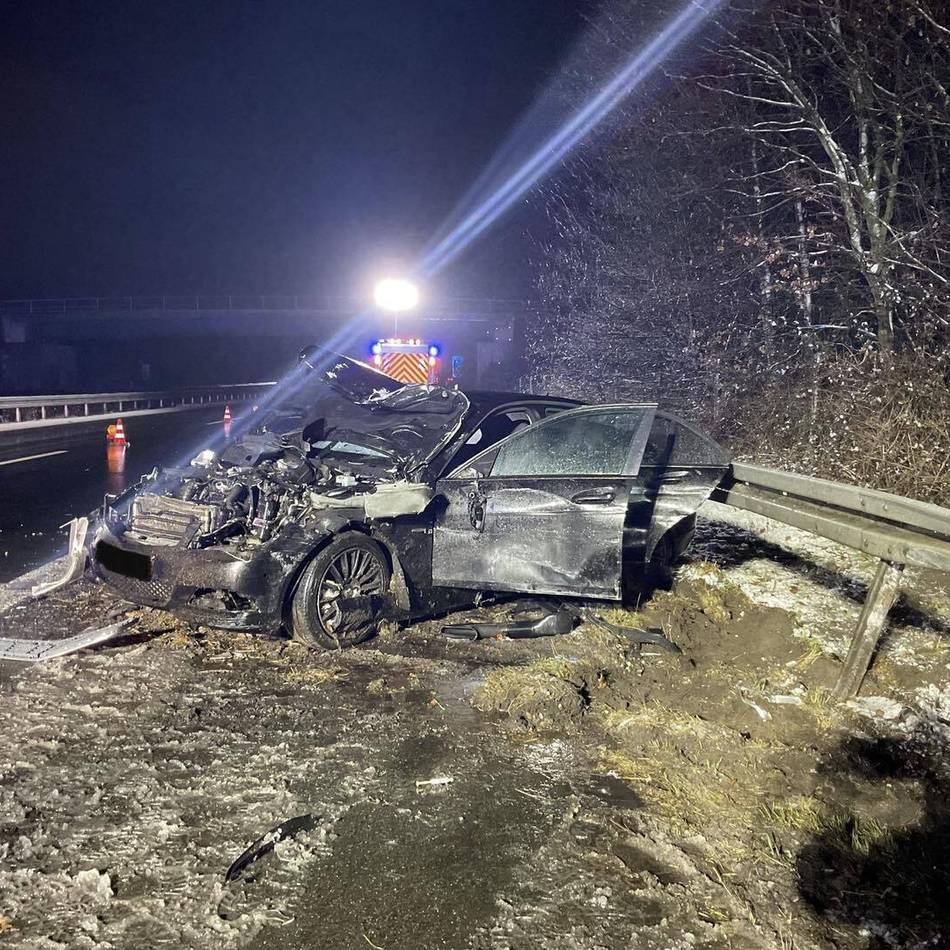 Unfälle auf der A 3 bei Emmerich: Helfen auch an Karneval – Einsätze für die Feuerwehr