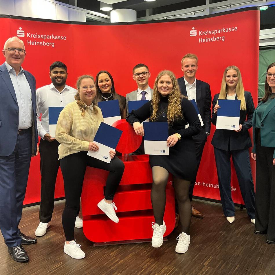 Ausbildung im Kreis Heinsberg: Kreissparkasse verabschiedet Azubis ins Berufsleben
