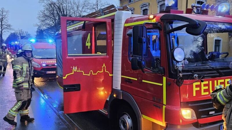 Rauch aus einer Wohnung: Brennender Kochtopf löst Feuerwehreinsatz in Kleve aus