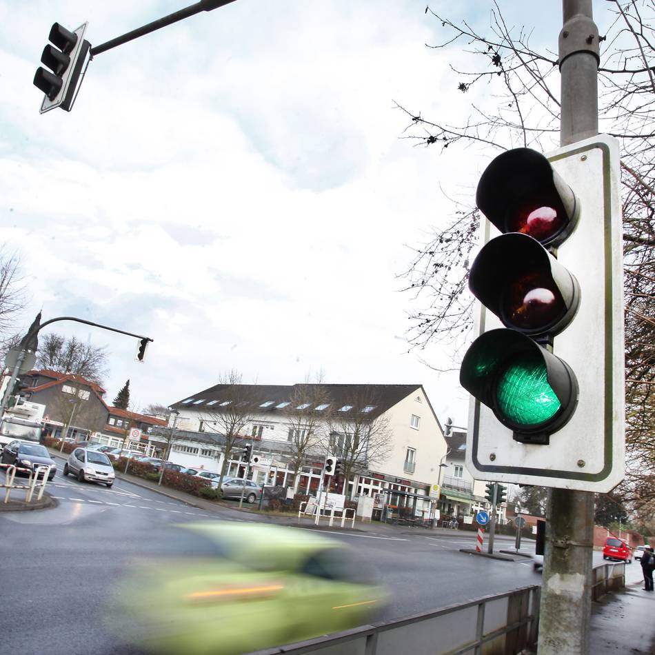 Seniorin schwer verletzt: Linienbus erfasst Fussgängerin