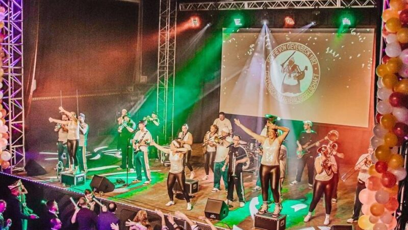 Showband aus Kleve: Warum die „Töns“ nicht nur im Karneval so gefragt sind