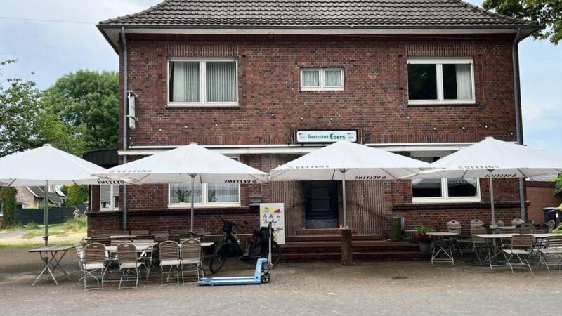 Nachbarn eingeladen: Hommersum feiert mit vielen Gästen
seine großen Dorfwettbewerbs-Erfolge