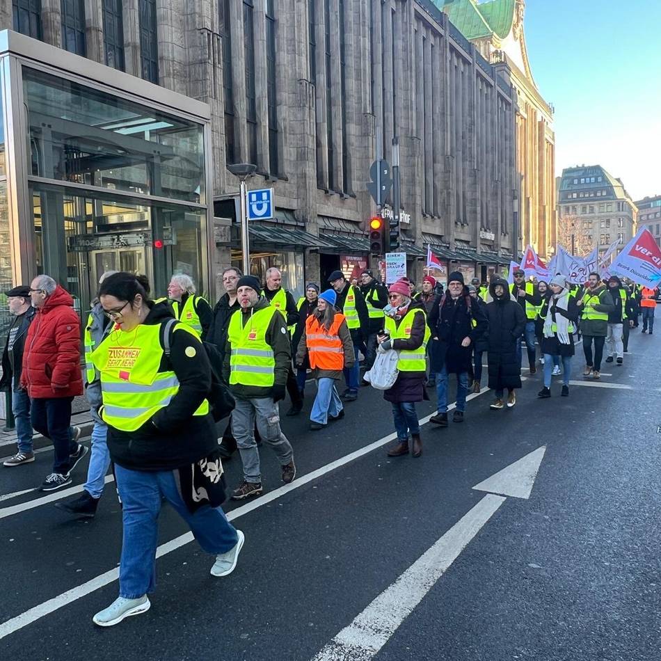 Großdemo geplant: So trifft der Warnstreik am Dienstag Düsseldorf