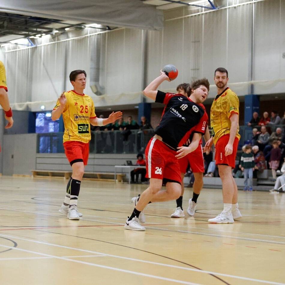 Der Spieltag in der Handball-Oberliga: Geistenbeck verliert nach fragwürdiger Schlussphase