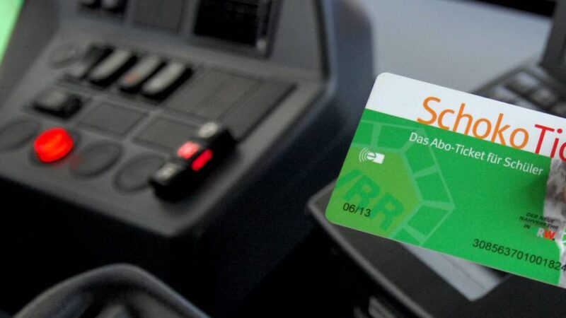 Kein „Deutschlandticket Schule“ mehr: Meerbusch kehrt zum „Schokoticket“ zurück