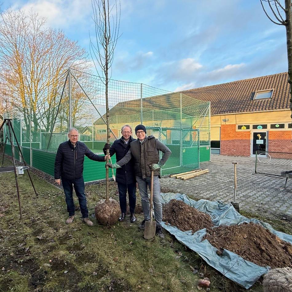 GOT in Grevenbroich: Schatten für den Soccercourt – Pflanzaktion am Jugendtreff
