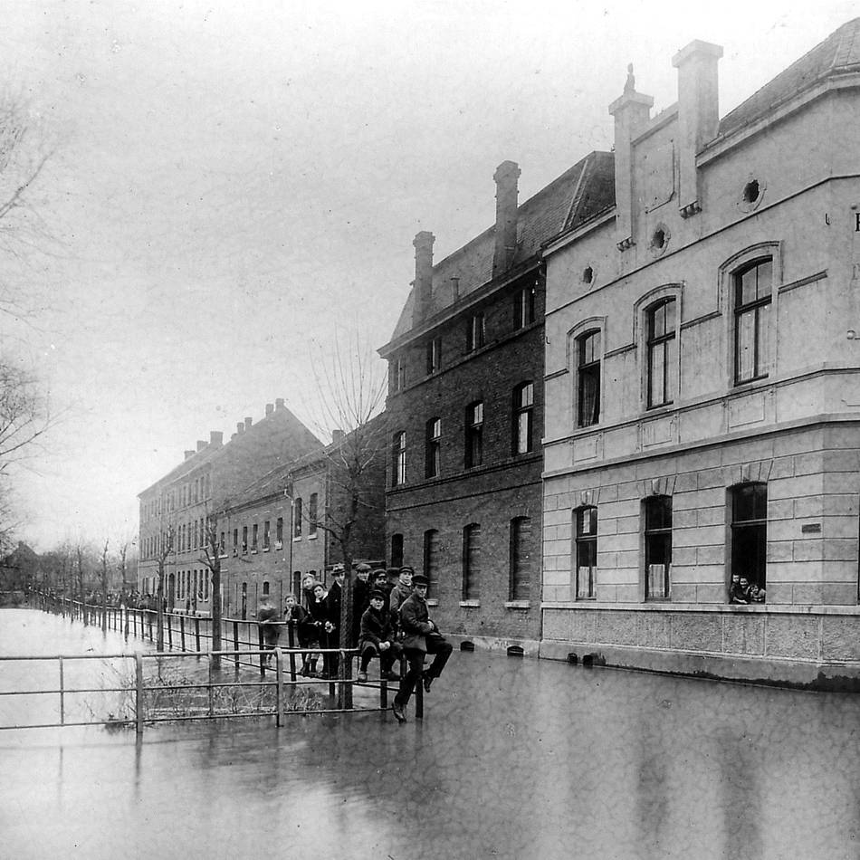 Jahrhunderthochwasser von 1926 in Neuss: Sammlungen für 7000 Hochwasser-Geschädigte
