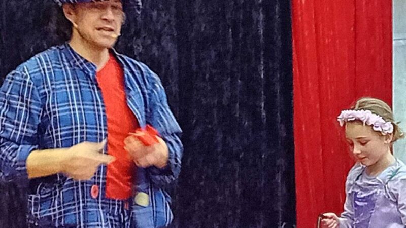 Buntes Karnevalsprogramm: Gelungene Kindersitzung des SV Millingen in der Turnhalle