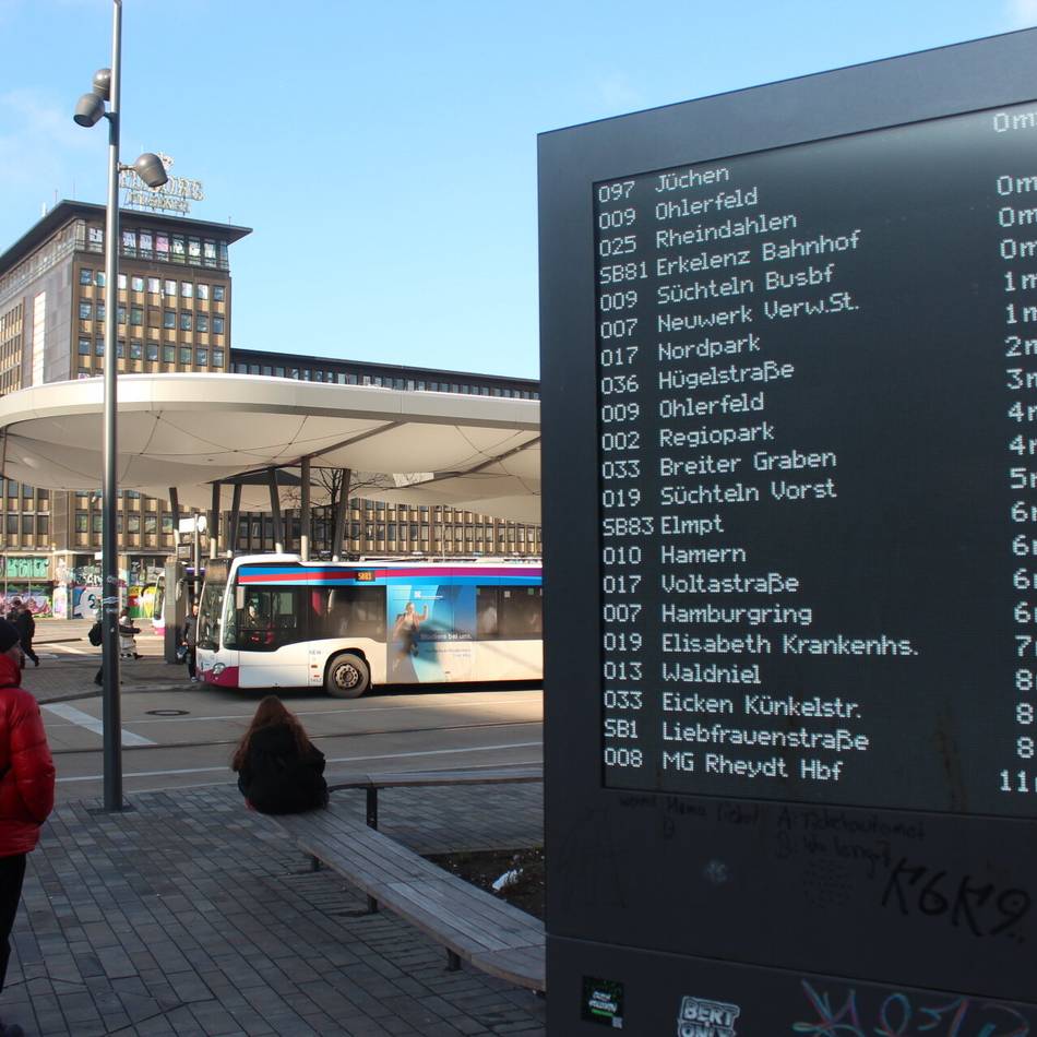 Nahverkehr in Mönchengladbach: Verwirrung am ZOB – von wo fährt mein Bus?