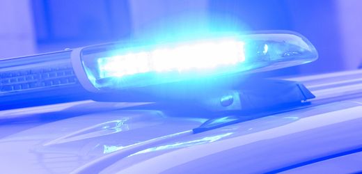 Arnstorf: Dieb plündert Kaffeekasse, klaut Akkubohrer und stellt zwei Kisten Bier ab