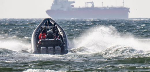 Ostsee: Schwedische Behörden nehmen Kapitän eines verdächtigen Tankers fest