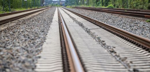 Kamen: Staatsschutz ermittelt nach Zugkollision mit Betonplatten