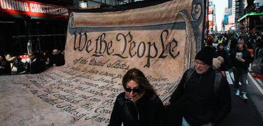 »No Kings«-Proteste: So demonstrieren die Menschen in den USA gegen Trump