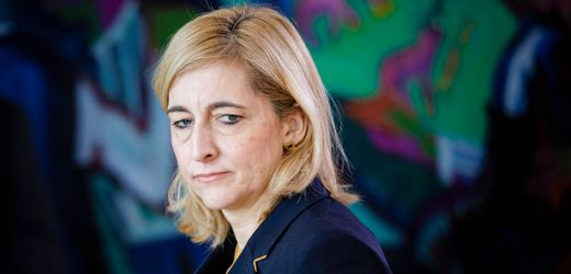 Nina Warken: Gesundheitsministerin verwechselt die Straße von Hormus mit dem Suezkanal