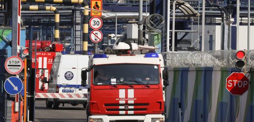 Ukraine-Krieg: Drohnen setzen russisches Öllager in Brand