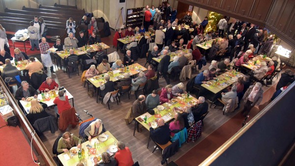 Vesperkirche: Vielfältige Begegnungen und kostenloses Essen in Velbert