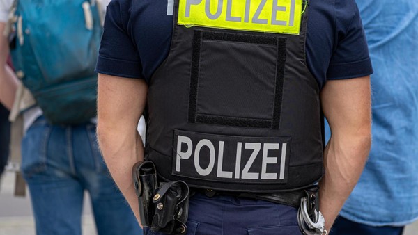 Seniorin in Velberter Wohnung  von unbekanntem Täter überfallen und ausgeraubt