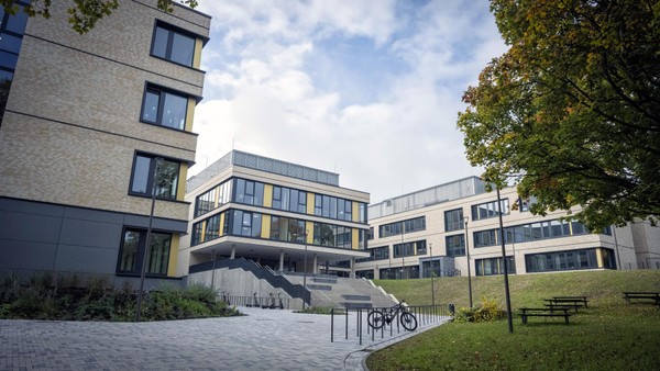 Wenn das Los entscheidet: Statt Schule vor Ort lange Pendelei durch Velbert