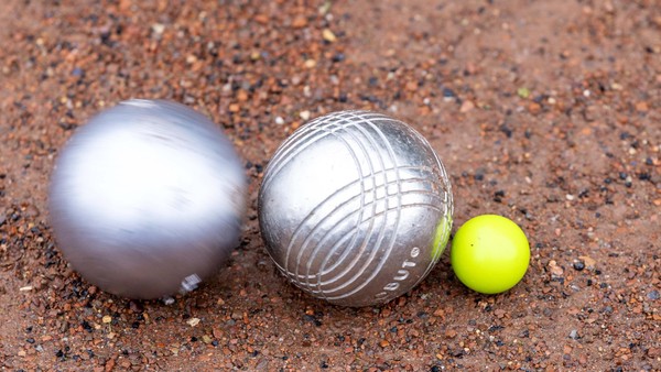 ZWAR-Gruppe wünscht sich neue Boule-Bahn für Velbert