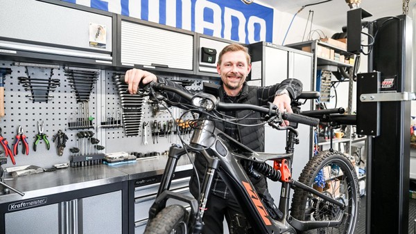 Alte Adresse, neues Gesicht: Velberter freuen sich – Fahrradwerkstatt bleibt