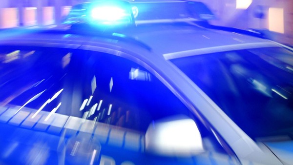 Erst im Auto, dann zu Fuß: 20-Jähriger flüchtet in Velbert vor der Polizei