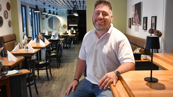 „Ist unser Leben“: Griechisches Familienlokal ist seit 40 Jahren Kult in Velbert