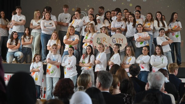 „Hand in Hand“: Gesamtschule Velbert Mitte feiert 40-jähriges Bestehen