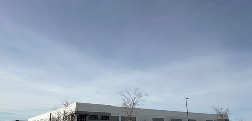 USA: Trump-Regierung kauft Lagerhalle für ICE-Gefängnis von Deutsche-Bank-Tochter