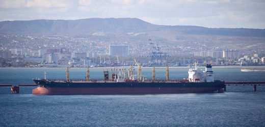 Ukraine-Krieg: Kyjiw attackiert Ölterminal in russischer Hafenstadt