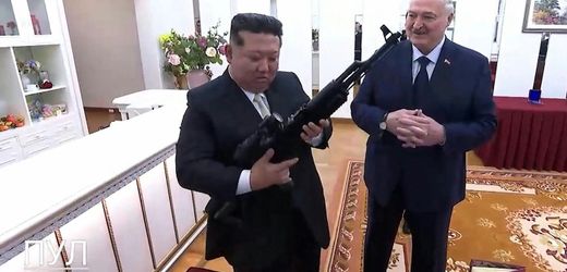 Nordkorea: Lukaschenko besucht Kim Jong Un und erhält Gewehr als Geschenk