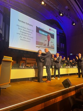 FW-Velbert: Feuerwehr Velbert blickt auf einsatzreiches Jahr zurück – Ehrungen und Zukunftsthemen im Fokus