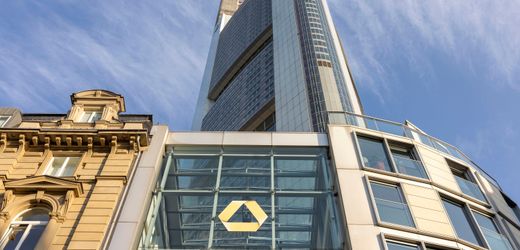 UniCredit legt offizielles Angebot für Commerzbank vor