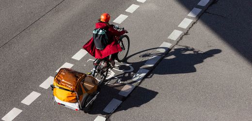 Hamburg: Frau klaut Fahrrad samt Kind und Anhänger