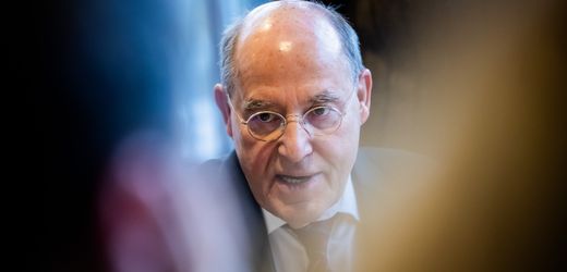 Gregor Gysi: Linken-Mitglieder attackieren ihre Parteiikone