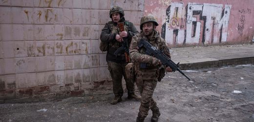 Ukraine-Krieg: Wolodymyr Selenskyj warnt vor Frühlingsoffensive in Donezk