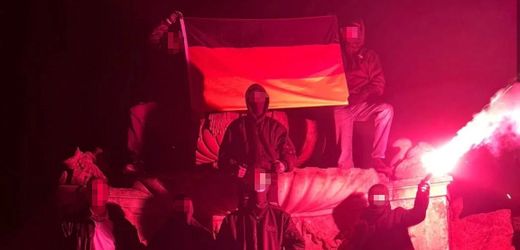 »Letzte Verteidigungswelle«: Junge Neonazis wegen Terrorvorwürfen vor Gericht