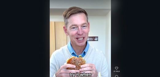McDonald’s-CEO Christopher Kempczinski: Test von »Big Arch«-Burger geht viral – schmeckt es ihm nicht?