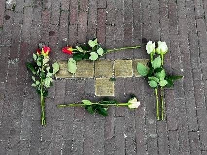 Lebendige Erinnerungskultur: Stolpersteinwanderung der Gesamtschule Geldern