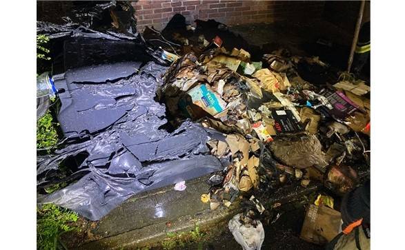 Feuerwehr-Einsätze in Hilden: Unbekannte zünden Container und Mülltonnen an