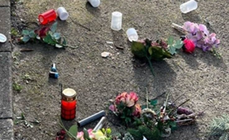 Auf dem Waldfriedhof: Urnengräber in Monheim zerstört – Polizei nimmt Duo fest