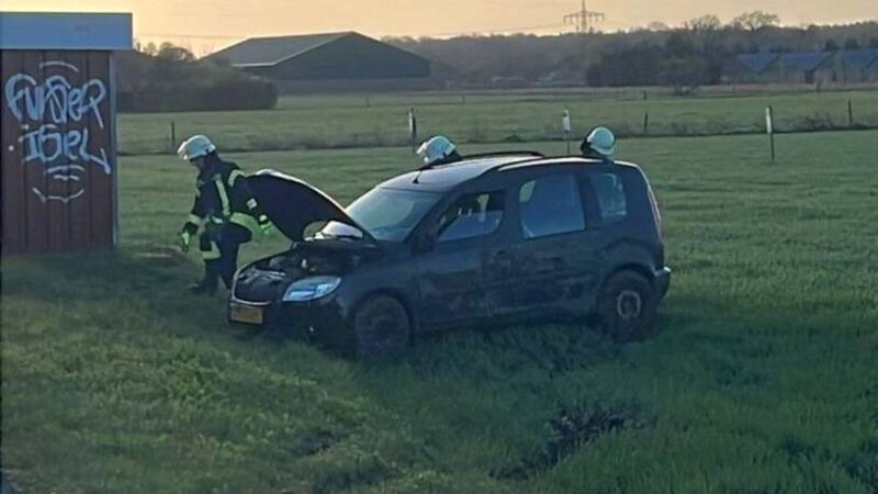 Unfall in Sonsbeck: Auto überschlägt sich nach Kollision