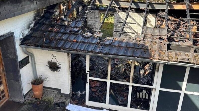 Mehrere Motorräder zerstört: Garage in Kalkar in Flammen – Kriminalpolizei ermittelt